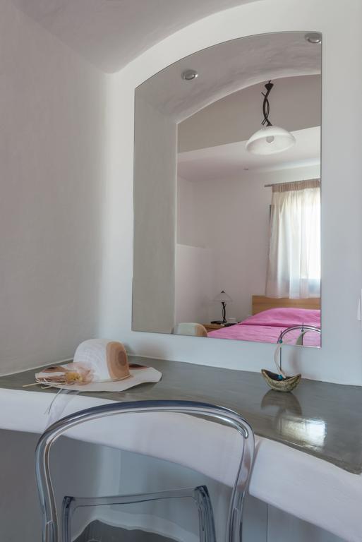 Aspronisi Luxury Villa With Caldera View Megalohóri Szoba fotó